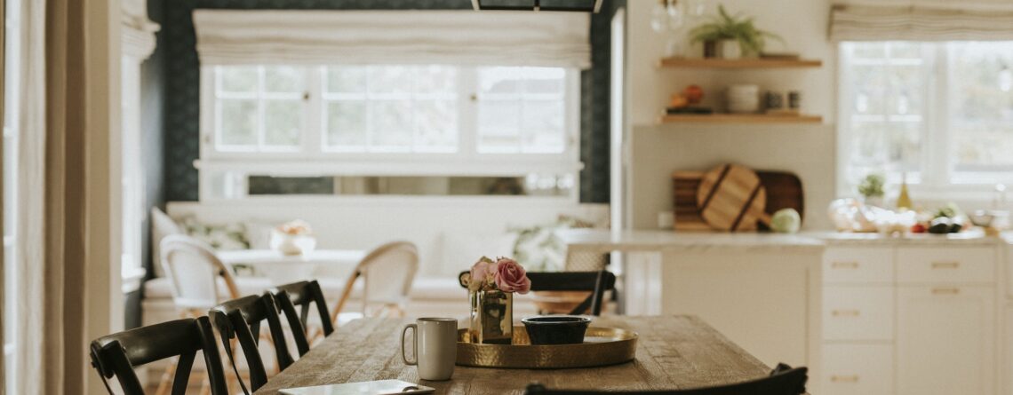 ruang makan minimalis