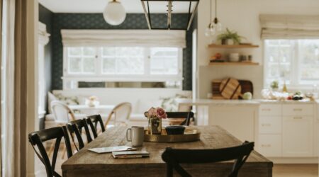 ruang makan minimalis